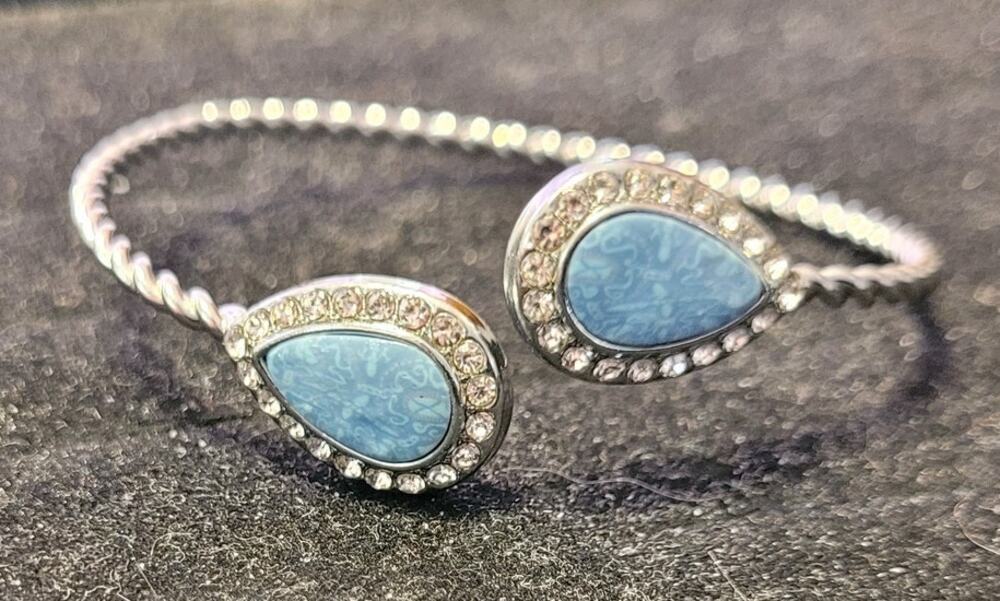 Jilzarah Adjustable Silvertone Bangle Bracelet Blue Clay Cabachon Crystals